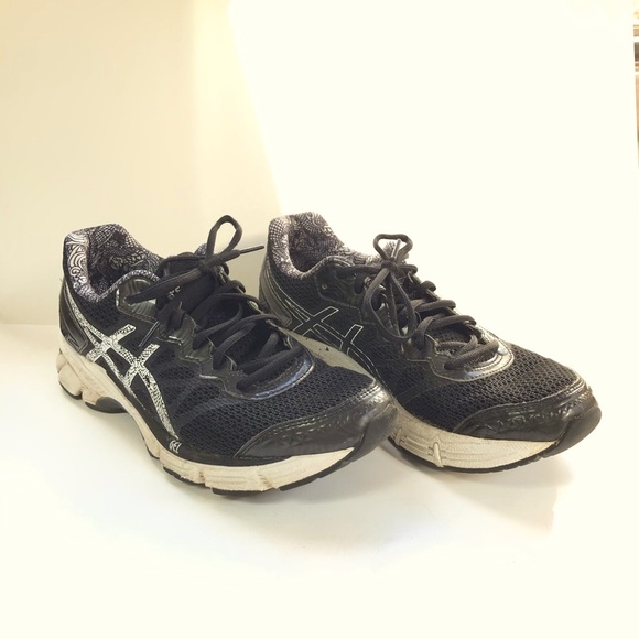 asics t6a8n black